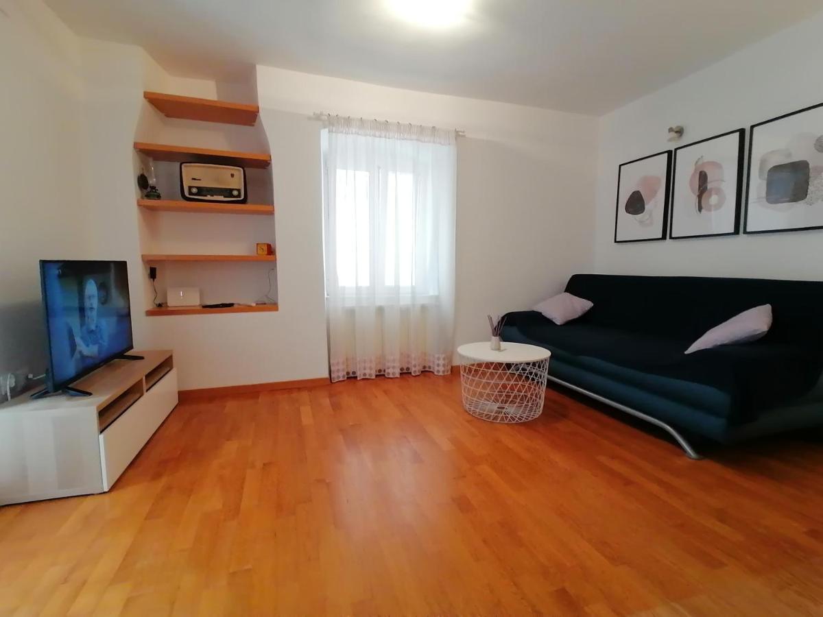 Apartment Veli Dvor Cres Exterior foto